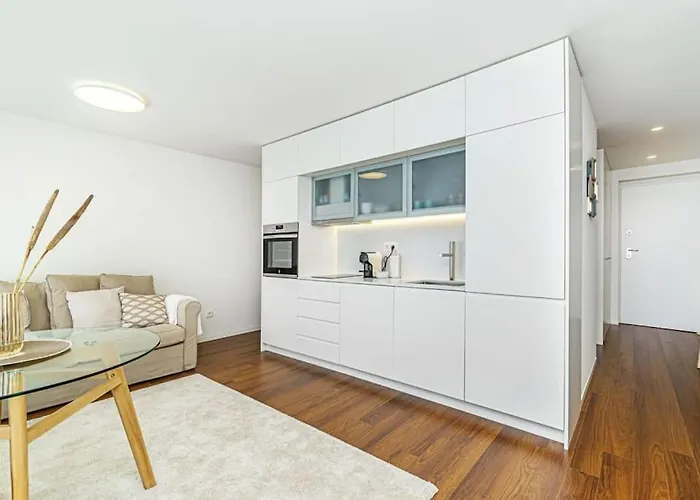 Bombarda Vii By Innkeeper * Porto